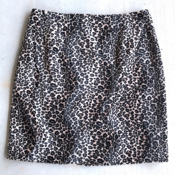 Apostrophe Dresses & Skirts - apostrophe Velvet Leopard Print Velour Lined Skirt